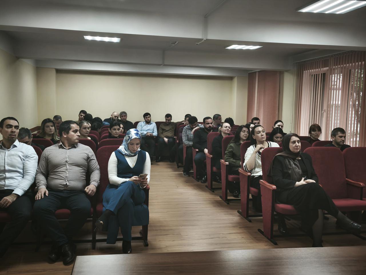 Актуальные вопросы противодействия коррупции обсудили в Минпромторге РД